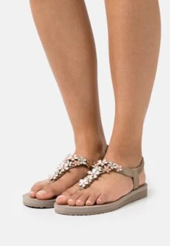 Skechers Meditation - T-Bar Sandals - Taupe