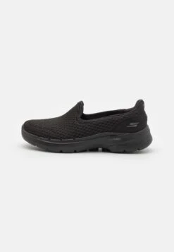 Go Walk 6 Slip On - Walking Trainers - Black
