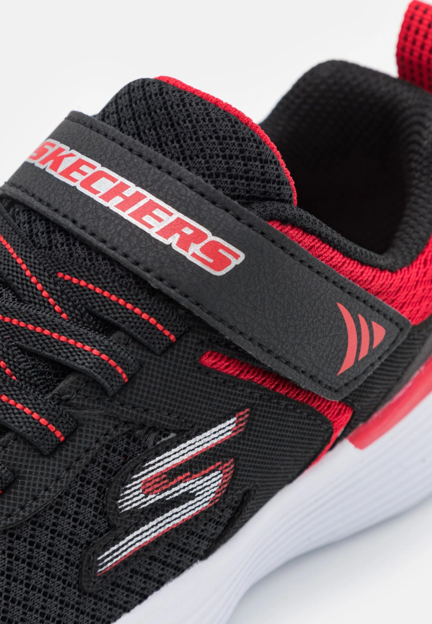 Go Run 400 V2 Darvix Unisex - Neutral Running Shoes - Black/Red - Image 6