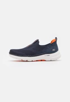 Go Walk 6 - Walking Trainers - Navy